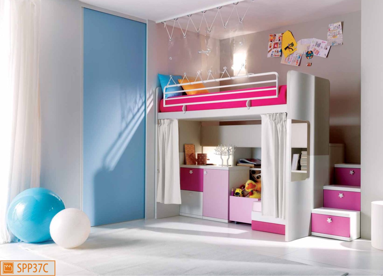 Letto a castello da bambina con spazio gioco