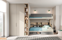 Cameretta con letto castello e cabina armadio