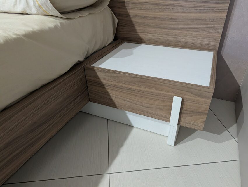 comodini integrati legno