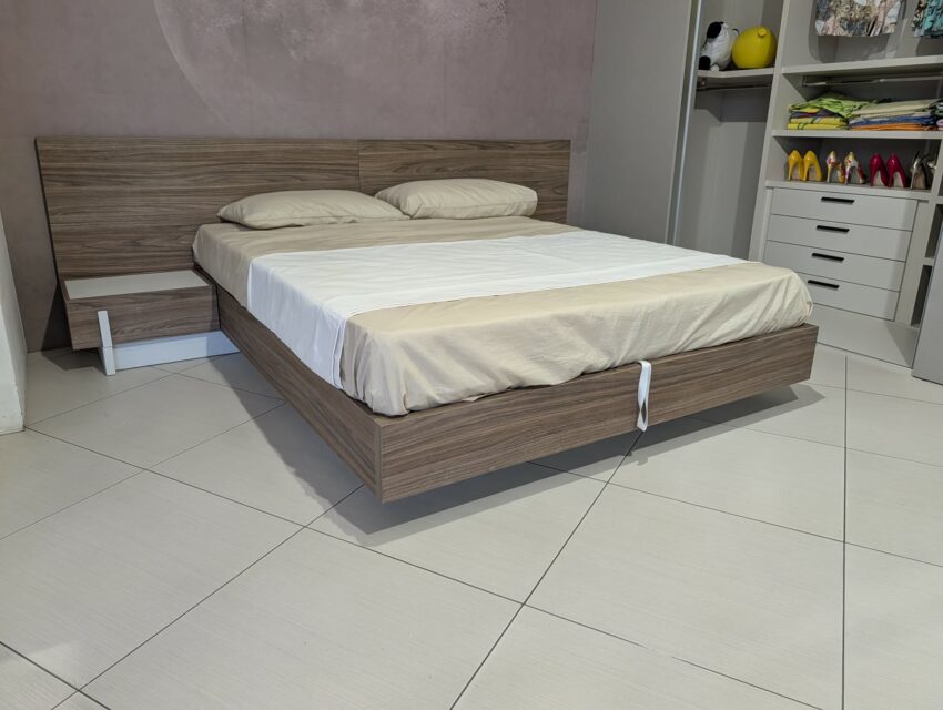 letto matrimoniale contenitore in legno offerta a cernusco MI